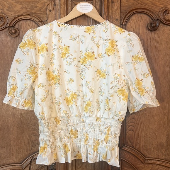 WAYF yellow floral smocked blouse crop - Picture 11 of 12
